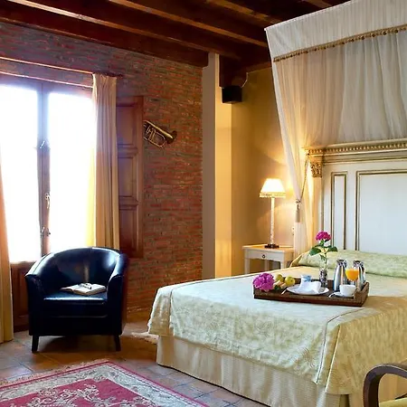 La Robleda Hotel 3*